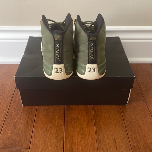 Jordan 12 Retro - Chris Paul Class of 2023 - Picture 3 of 6